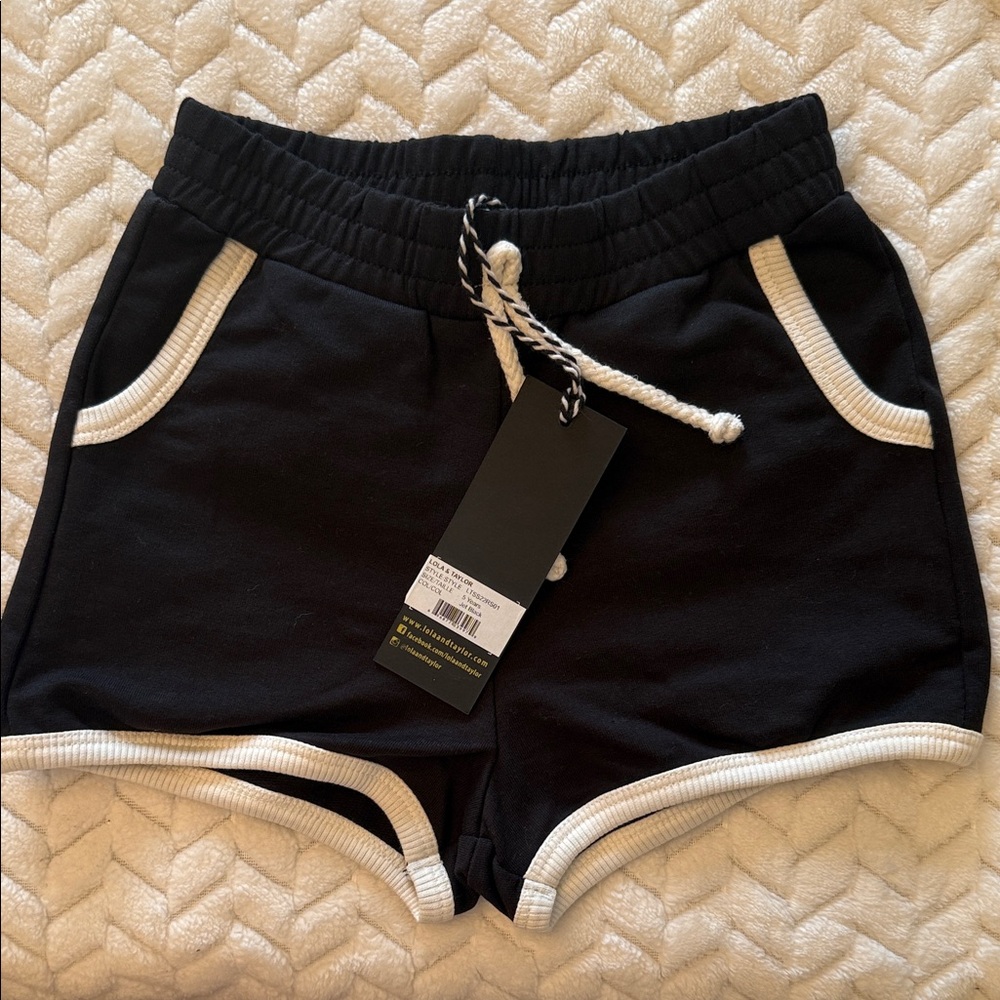 Lola and Taylor size 5 girls Black and White Shorts
